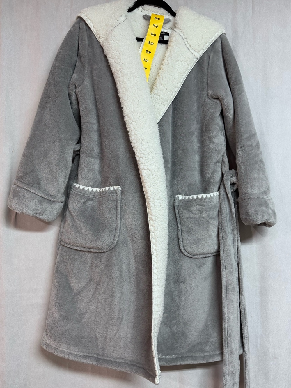 Cozy Hooded Plush Robe with Sherpa Lining - Gray Size Small NWT - Picture 2 of 6